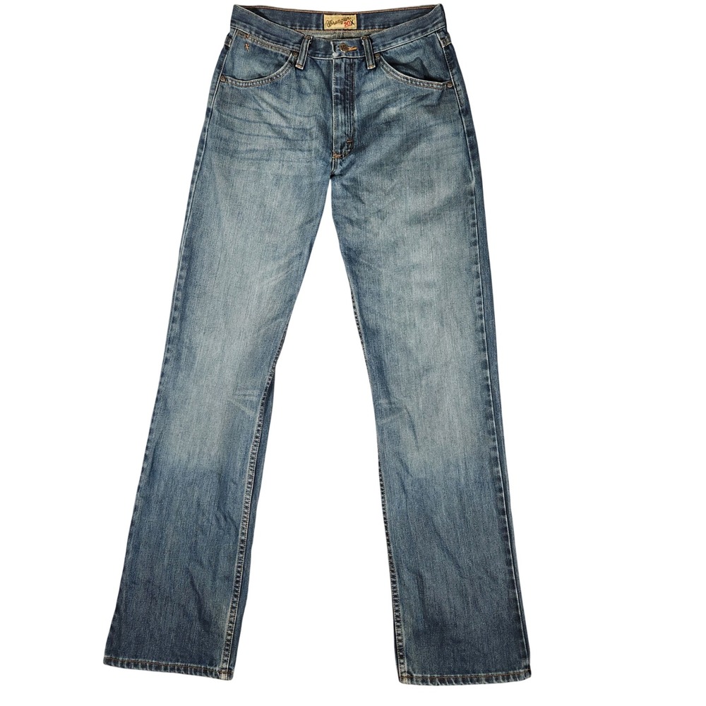 Wrangler Men's Relaxed Straight-Leg Jeans in Faded Blue